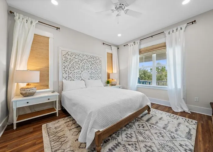 His And Hers By Youngs Suncoast Holiday home