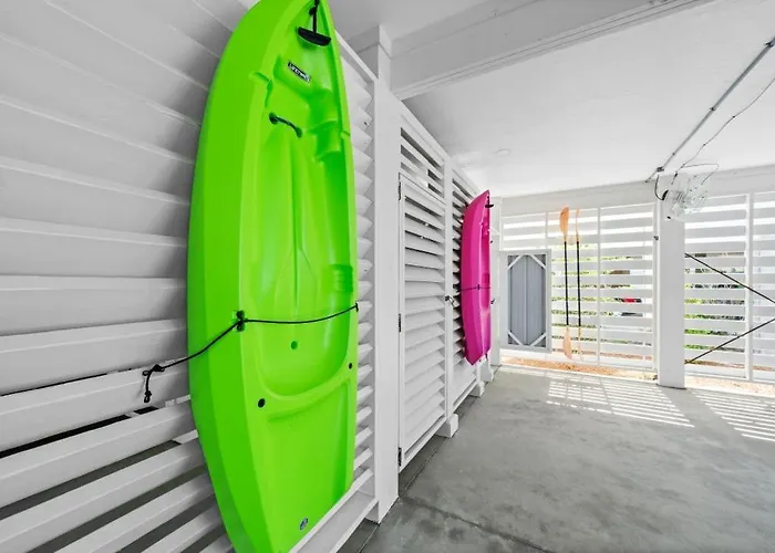 His And Hers By Youngs Suncoast Holiday home *