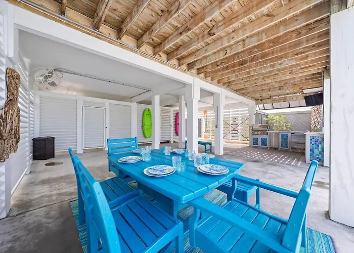 His And Hers By Youngs Suncoast Holiday home *